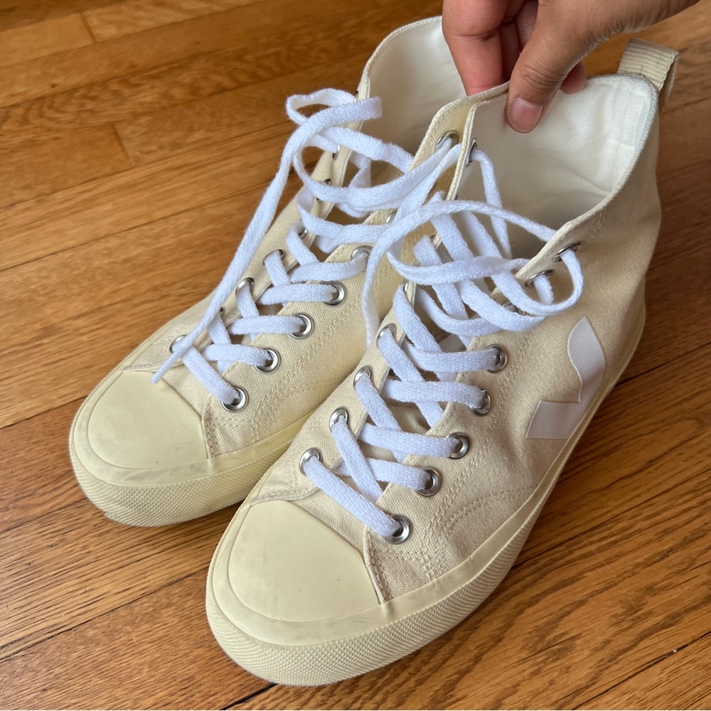 VEJA Women's High-Top Sneakers - Cream - Picture 8 of 11